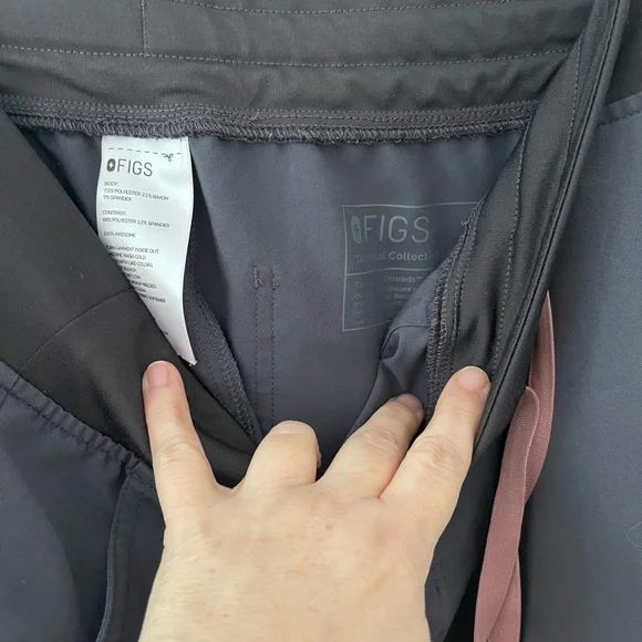 Set of 2 Figs scrub pants XL petite - Picture 6 of 7